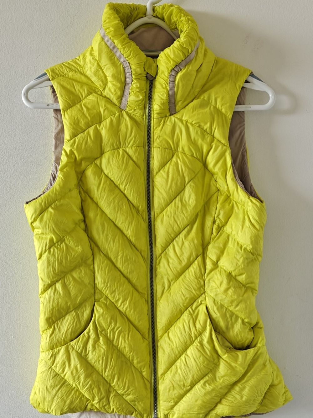 Women’s Lightweight Quilted Vest - Neon Yellow